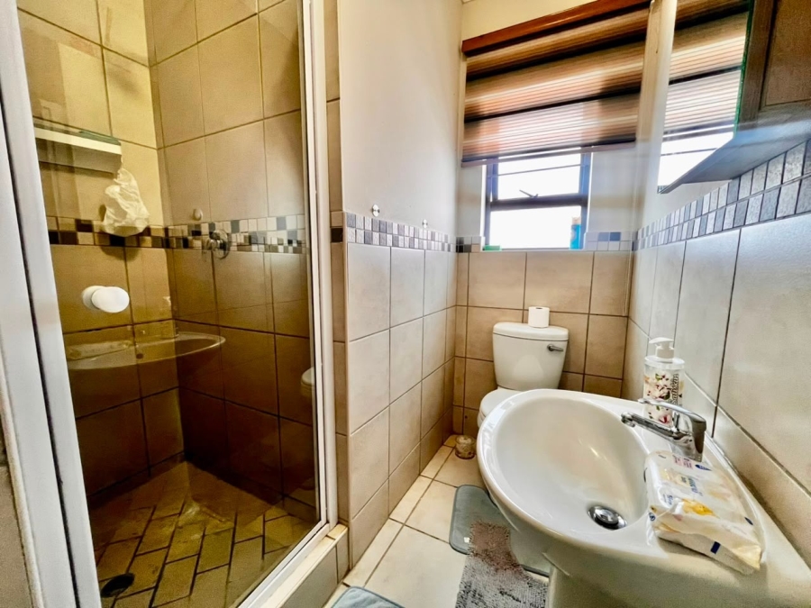 3 Bedroom Property for Sale in Waterval East North West